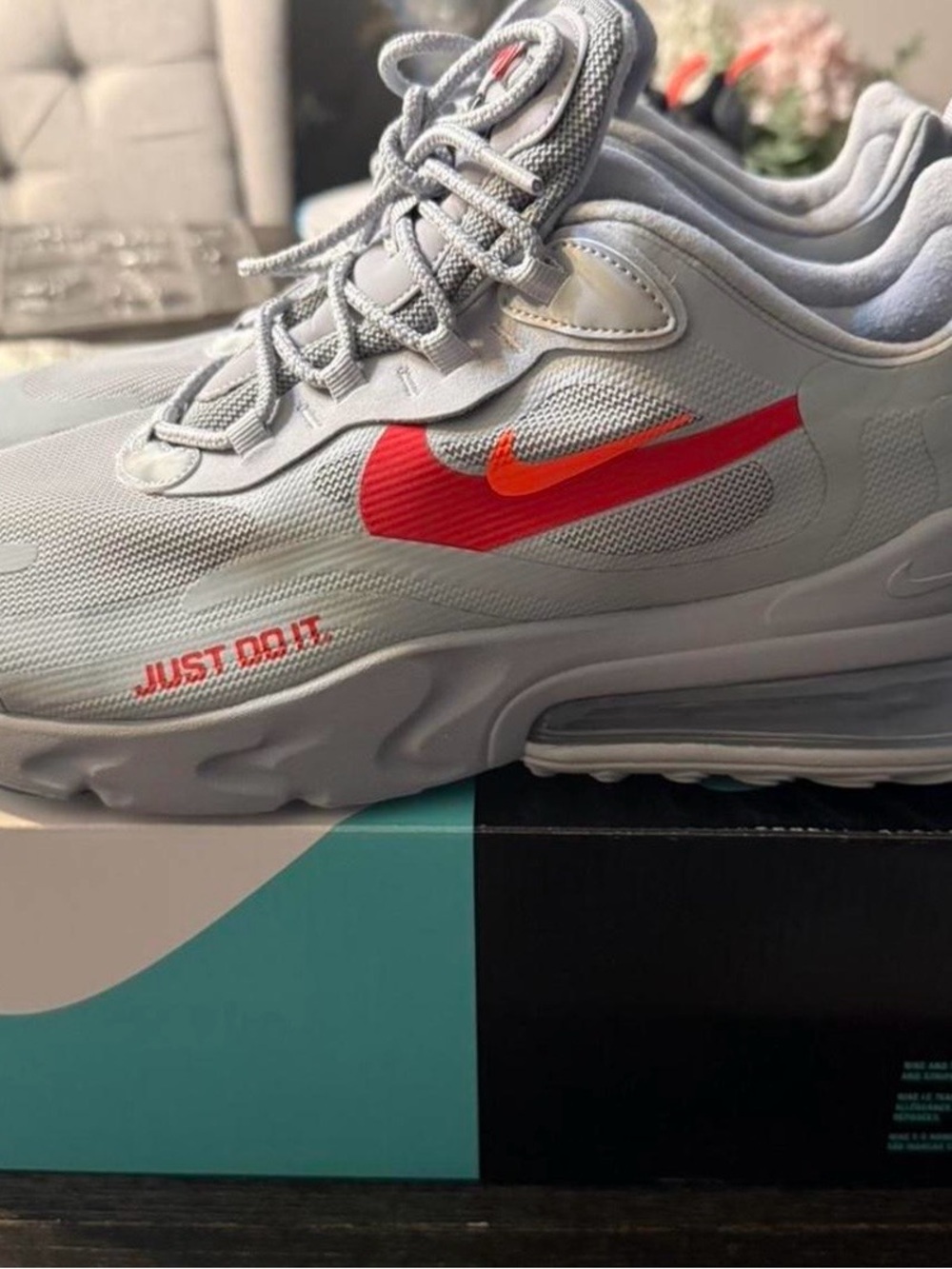 New Nike Men’s Light Gray Sneakers with Red Swoosh